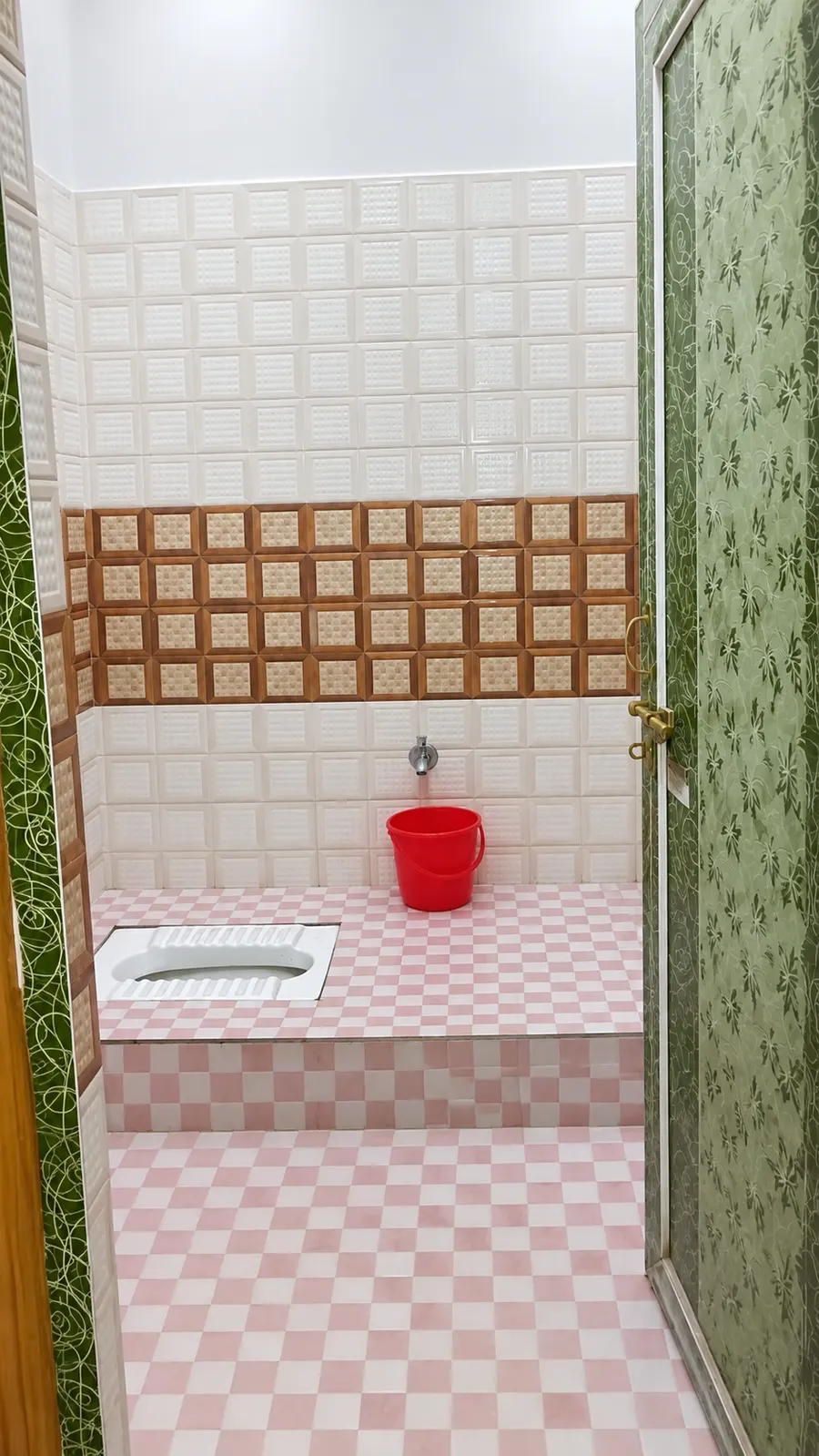 Indian-style bathroom at Gwalior Sindhia Bhavan